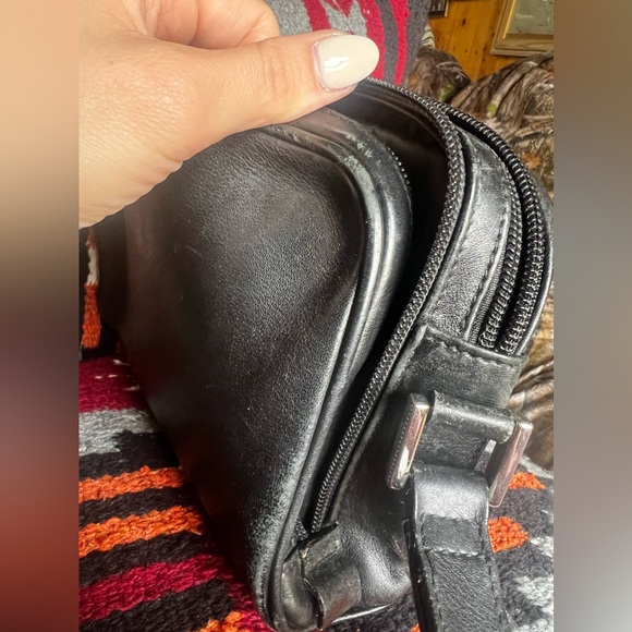 ***AUTHENTIC GUCCI WRISTLET*** - Picture 4 of 13